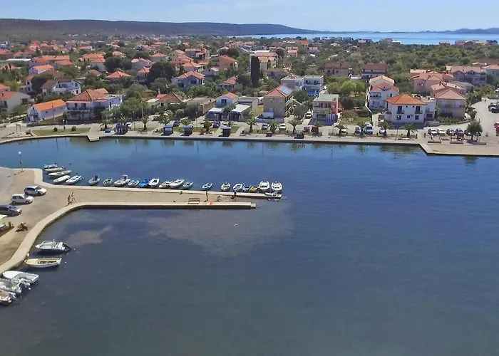Devic By Interhome Lägenhet Sukošan