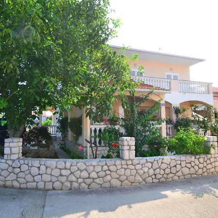 Appartement Devic By Interhome Sukošan